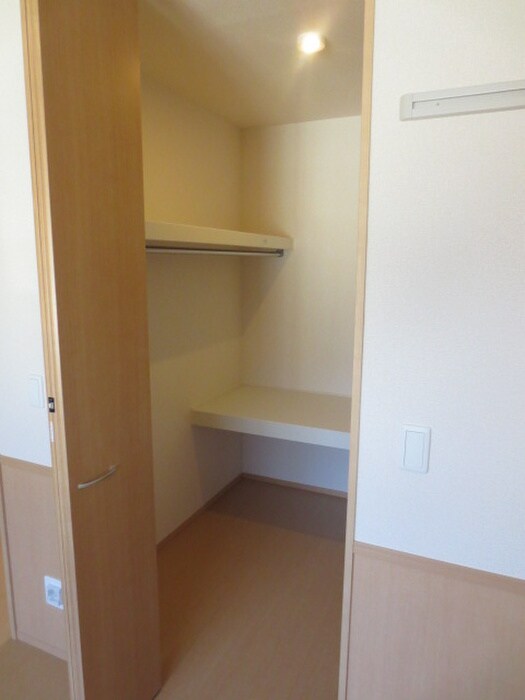 物件内観写真12　(収納)