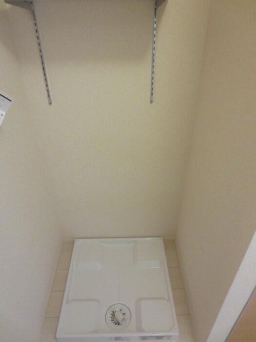 物件内観写真15　(洗濯機置場)