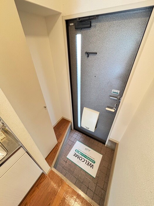 物件内観写真11　(玄関)