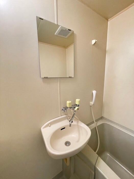 物件内観写真11　(洗面)