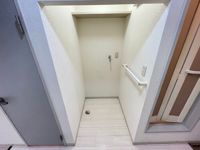 物件内観写真15　(洗濯機置場)