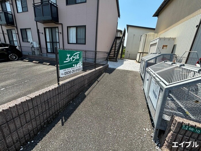 物件外観写真4　(エントランス部分)