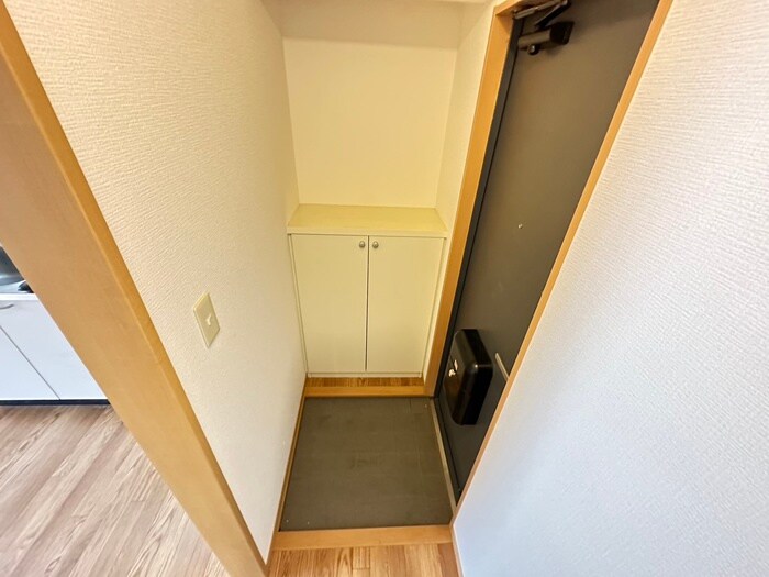 物件内観写真14　(玄関)
