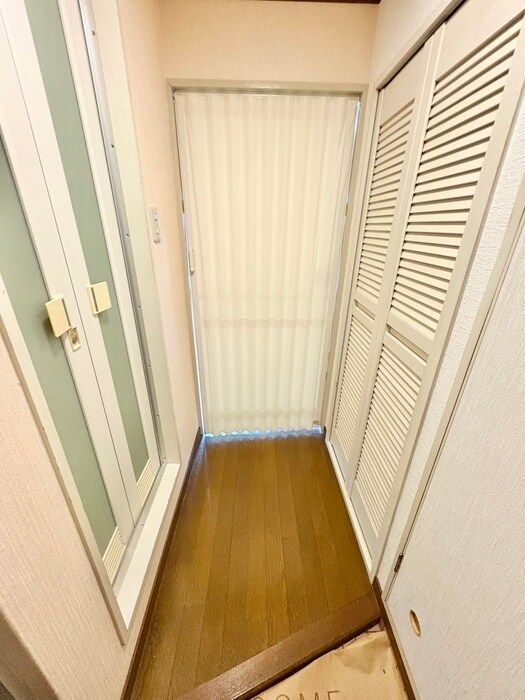 物件内観写真16　(廊下)