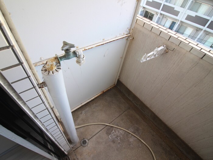 物件内観写真8　(洗濯機置場)