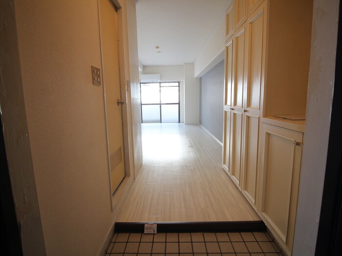 物件内観写真11　(玄関)