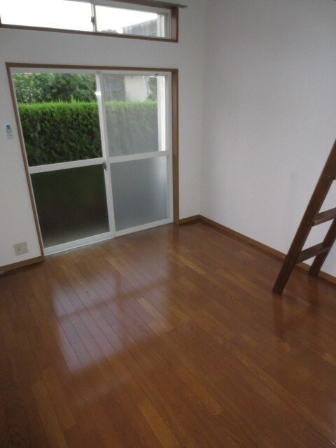 物件内観写真4　(居室)