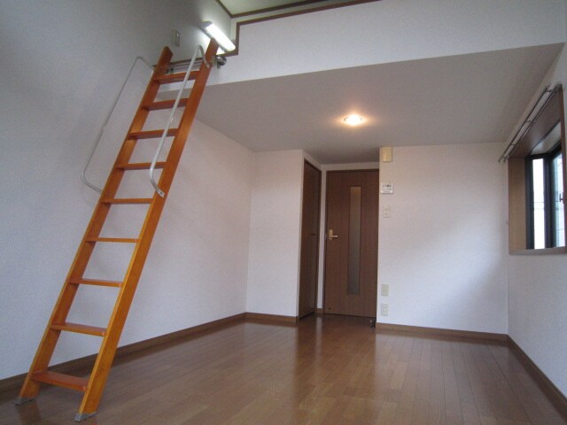 物件内観写真4　(居室)