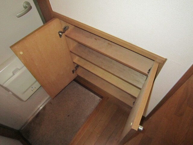 物件内観写真12　(靴箱)