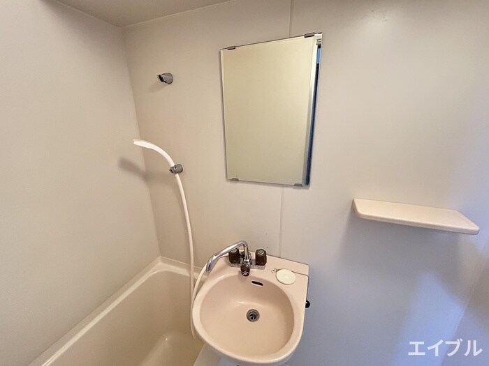 物件内観写真12　(洗面)