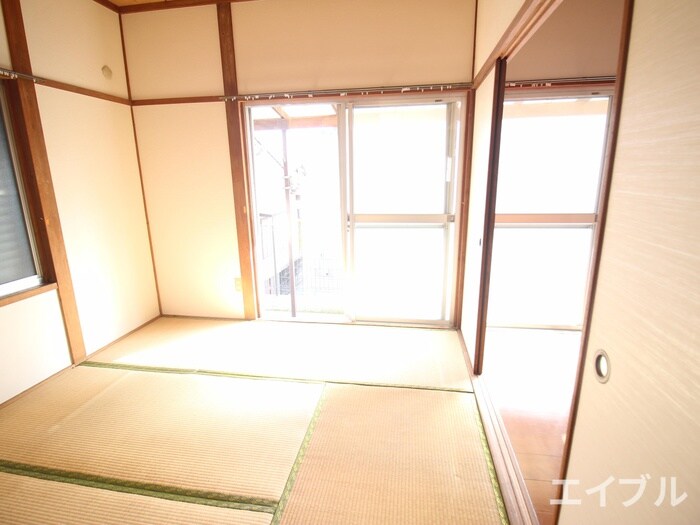 物件内観写真11　(室内からの展望)