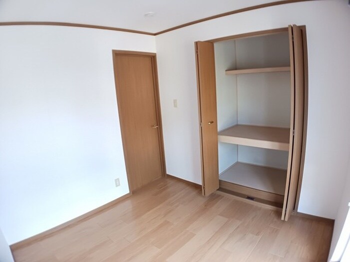 物件内観写真8　(収納)