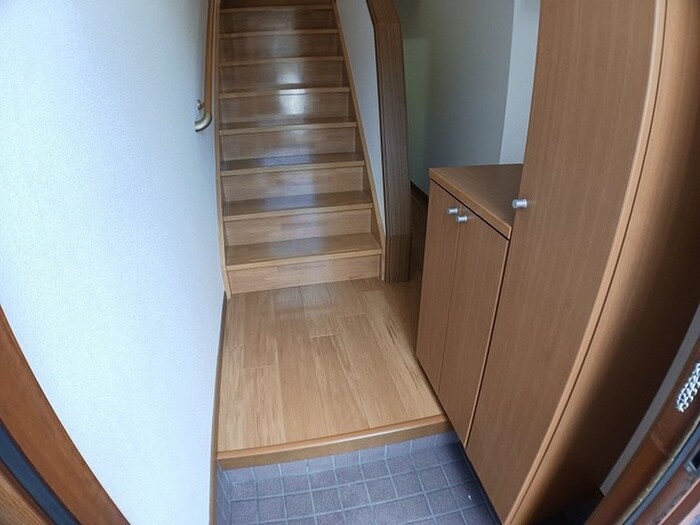 物件内観写真9　(玄関)