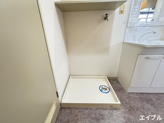 物件内観写真15　(洗濯機置場)