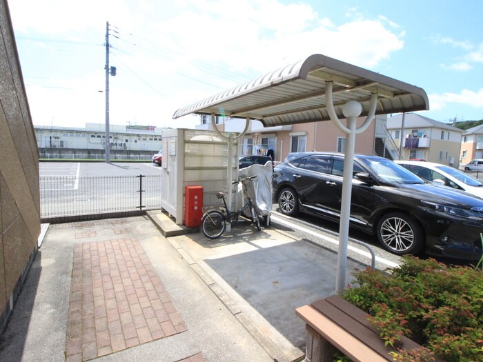 物件外観写真3　(駐輪場)