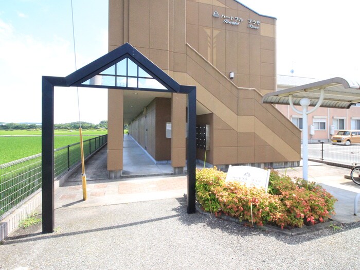 物件外観写真5　(エントランス部分)