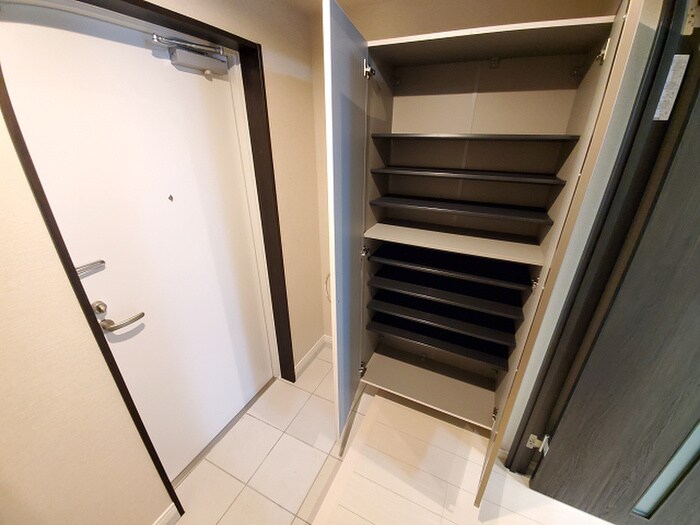 物件内観写真5　(靴箱)