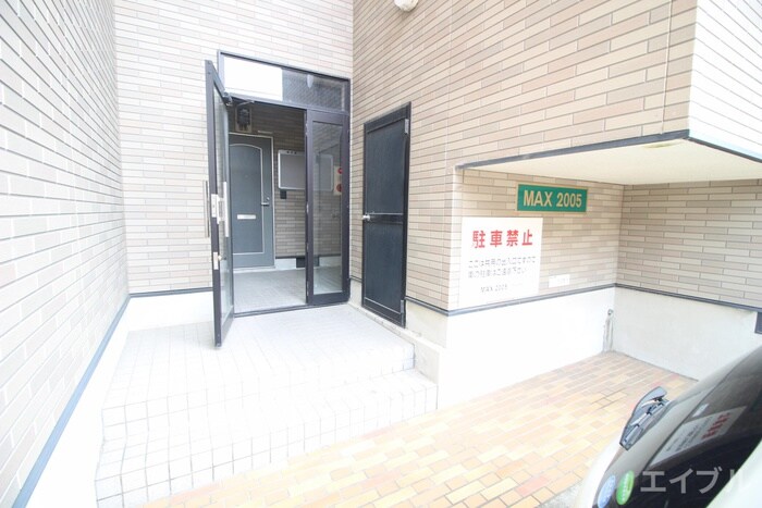 物件外観写真5　(エントランス部分)