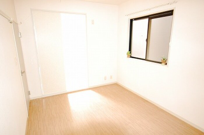 物件内観写真5　(居室)