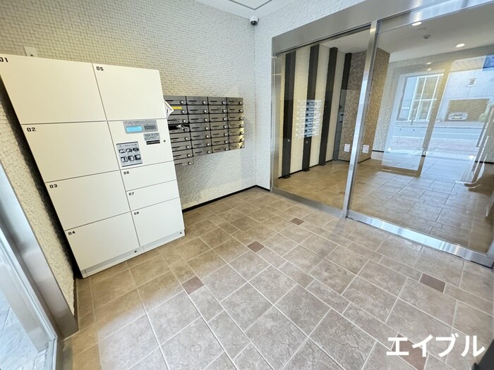 物件外観写真5　(エントランス部分)