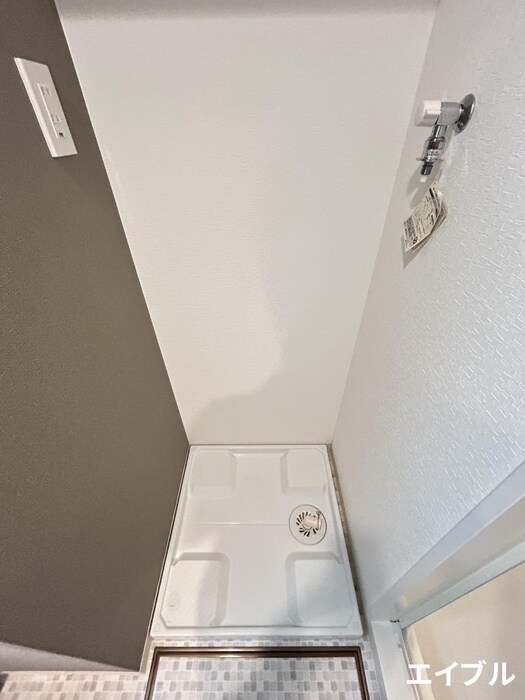 物件内観写真16　(洗濯機置場)