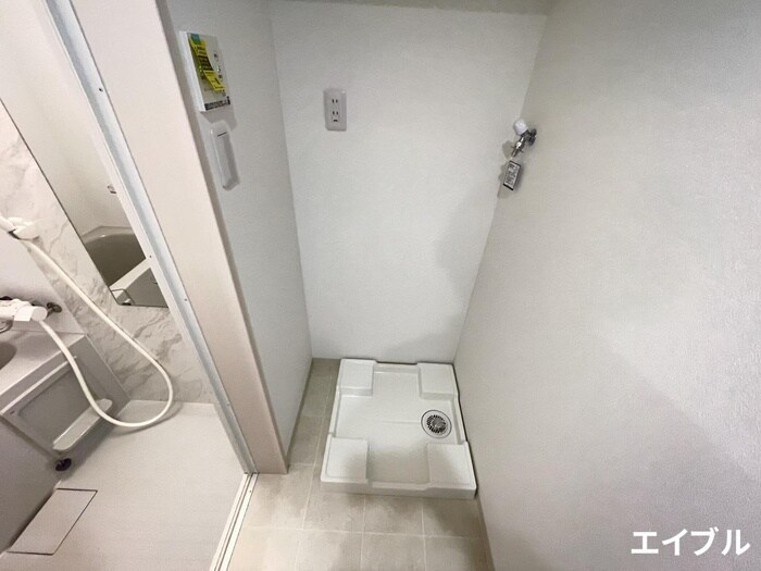 物件内観写真8　(洗濯機置場)