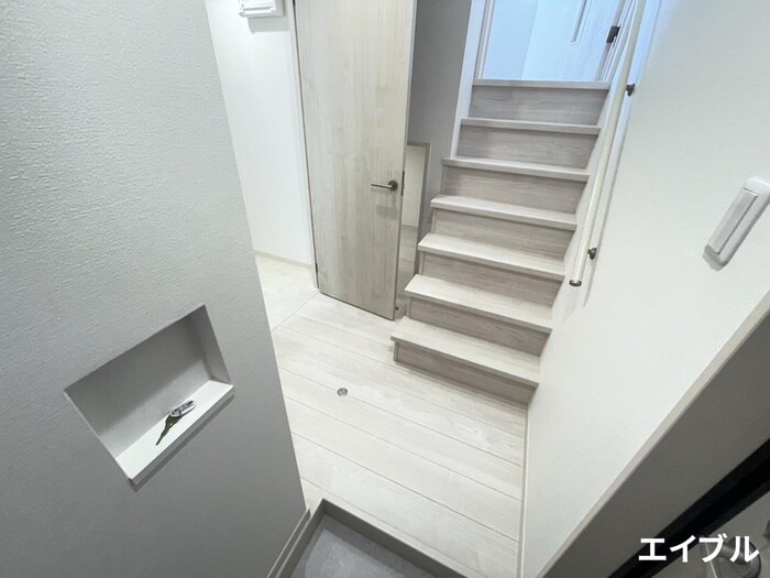 物件内観写真13　(玄関)