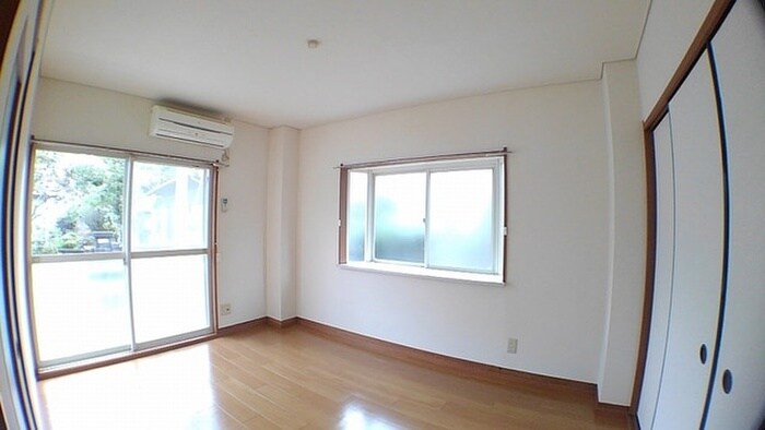 物件内観写真4　(居室)