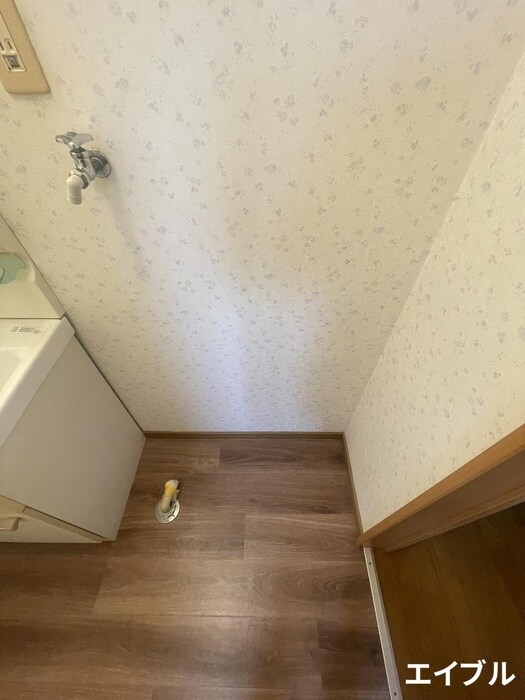 物件内観写真11　(洗濯機置場)