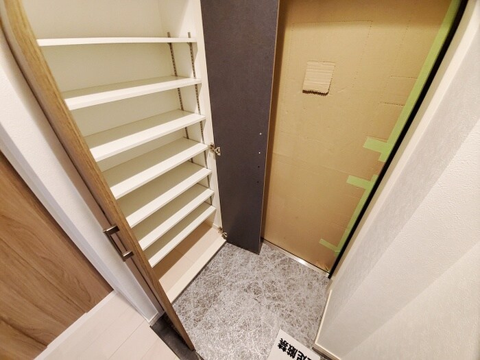 物件内観写真13　(靴箱)