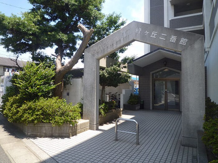 物件外観写真4　(エントランス部分)