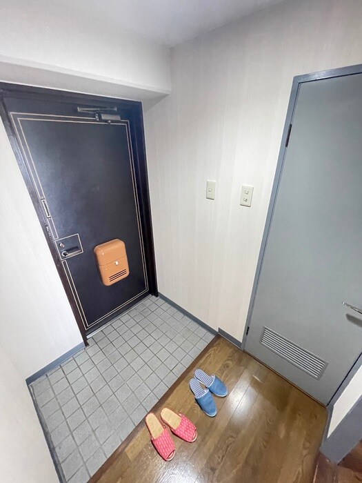 物件内観写真10　(玄関)