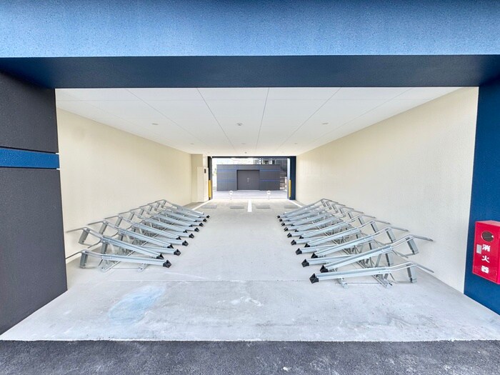 物件外観写真4　(駐輪場)