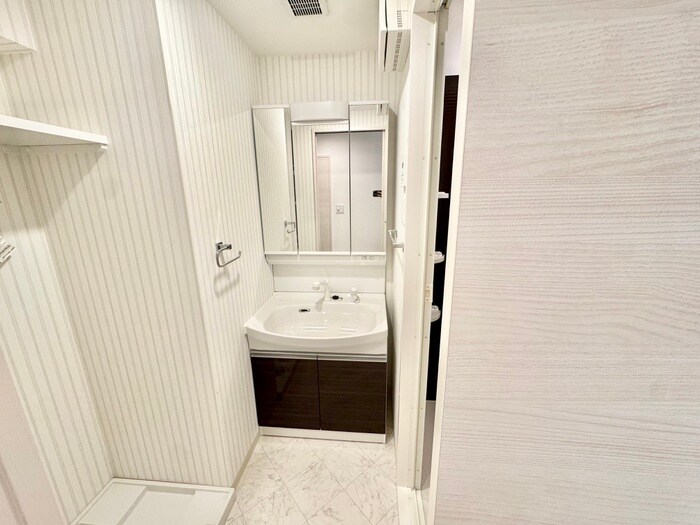 物件内観写真11　(洗面)