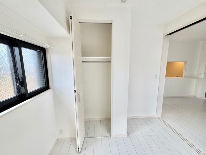 物件内観写真12　(収納)