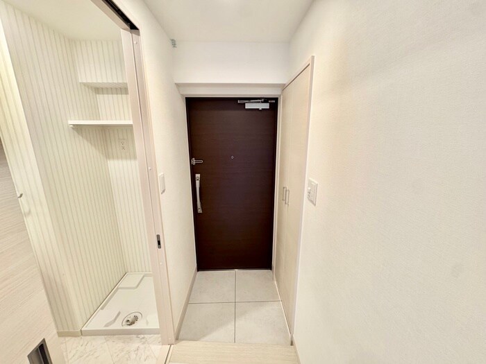 物件内観写真12　(玄関)