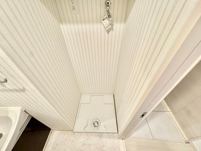 物件内観写真12　(洗濯機置場)