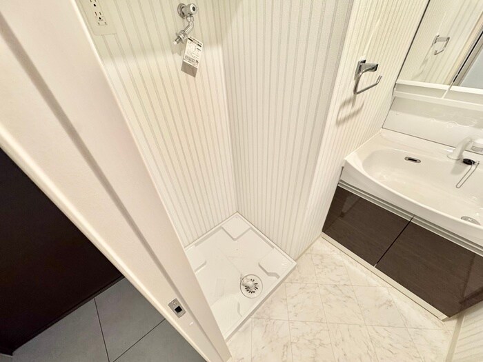 物件内観写真12　(洗濯機置場)