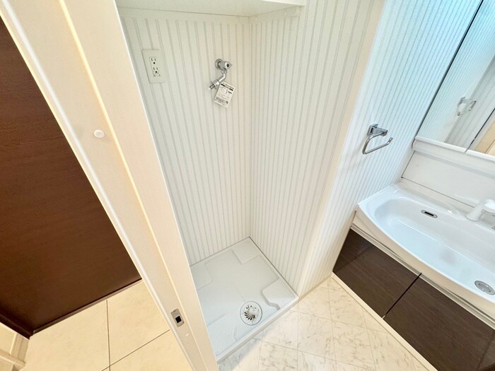 物件内観写真12　(洗濯機置場)