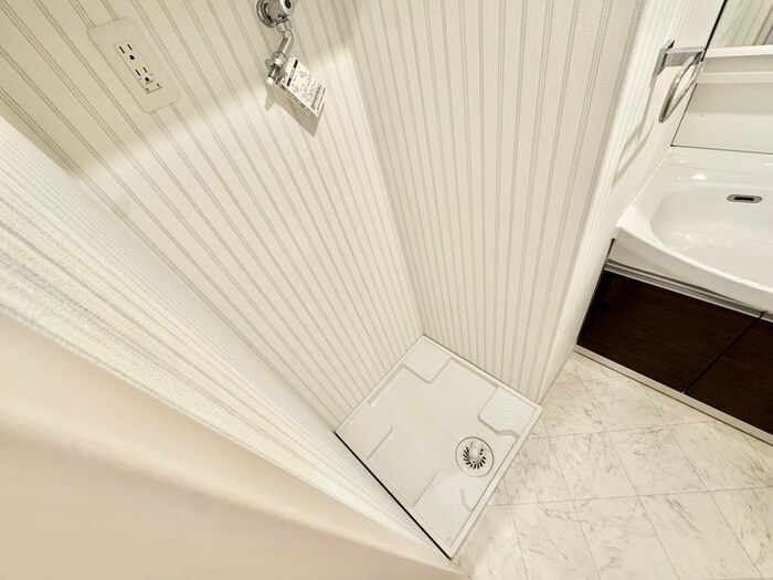 物件内観写真12　(洗濯機置場)