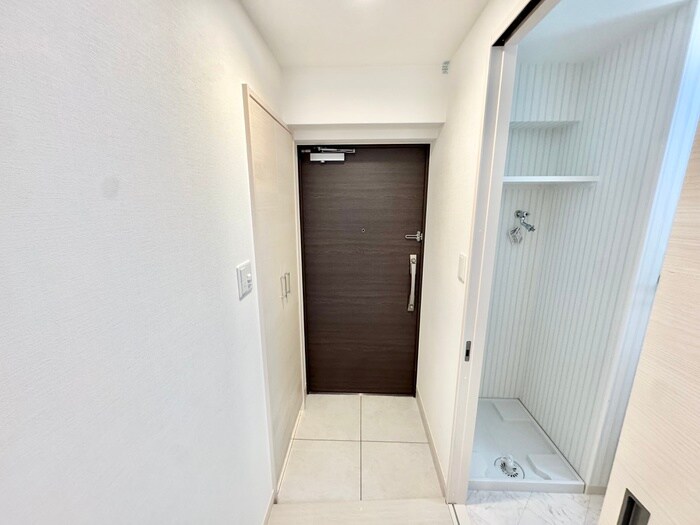 物件内観写真14　(玄関)