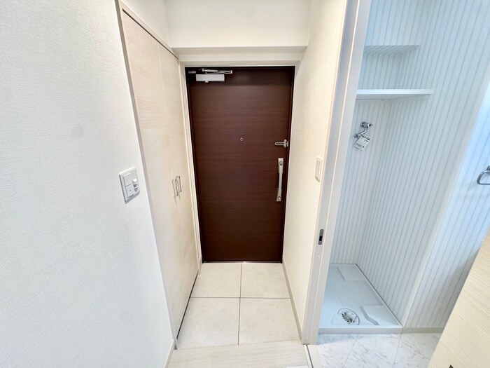 物件内観写真14　(玄関)