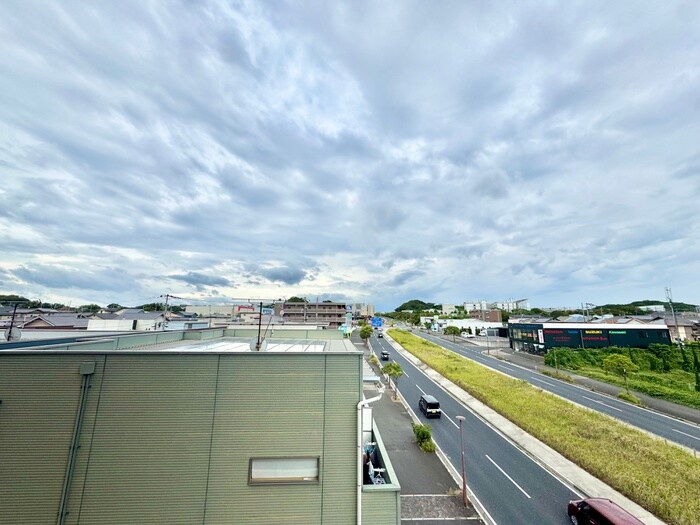 物件内観写真16　(室内からの展望)