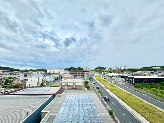 物件内観写真16　(室内からの展望)