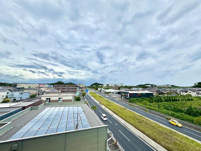 物件内観写真16　(室内からの展望)