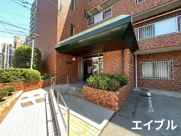 物件外観写真3　(エントランス部分)