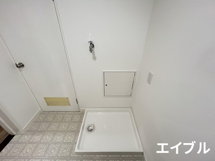 物件内観写真15　(洗濯機置場)