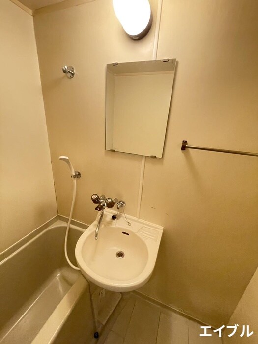 物件内観写真8　(洗面)