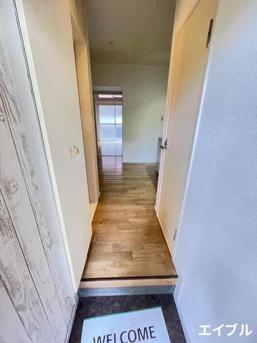 物件内観写真18　(玄関)