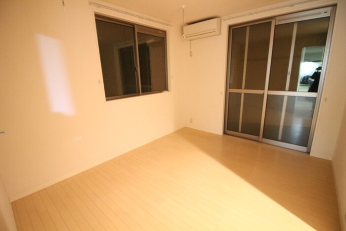 物件内観写真11　(居室)